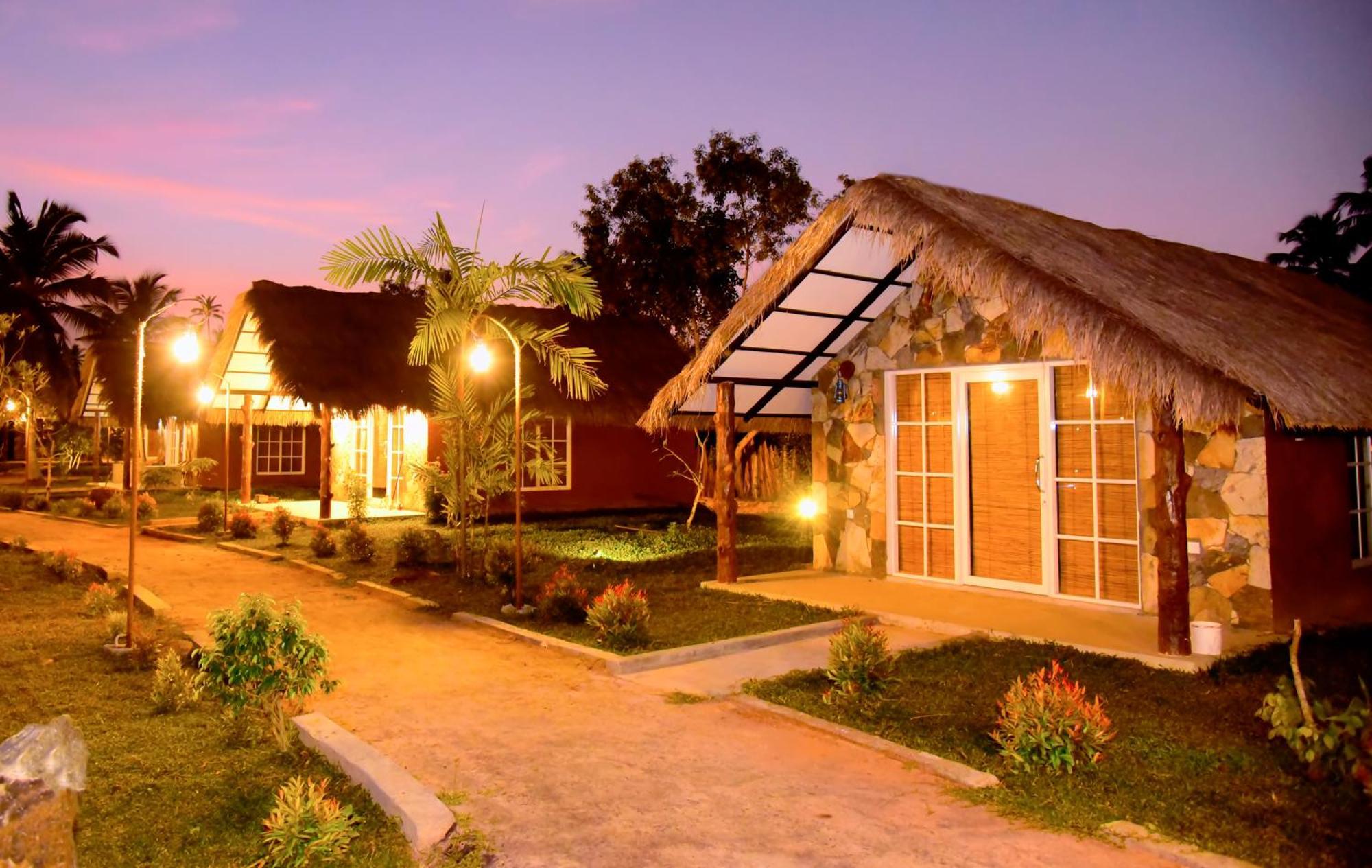 Coco Village Hotel Chilaw Exterior photo